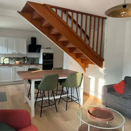 Petite Maison En Le Jardin Ensoleille