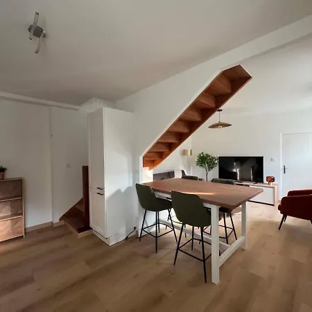 Petite Maison En Le Jardin Ensoleille *