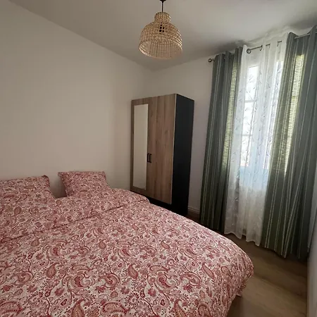 Petite Maison En Le Jardin Ensoleille كوتانس